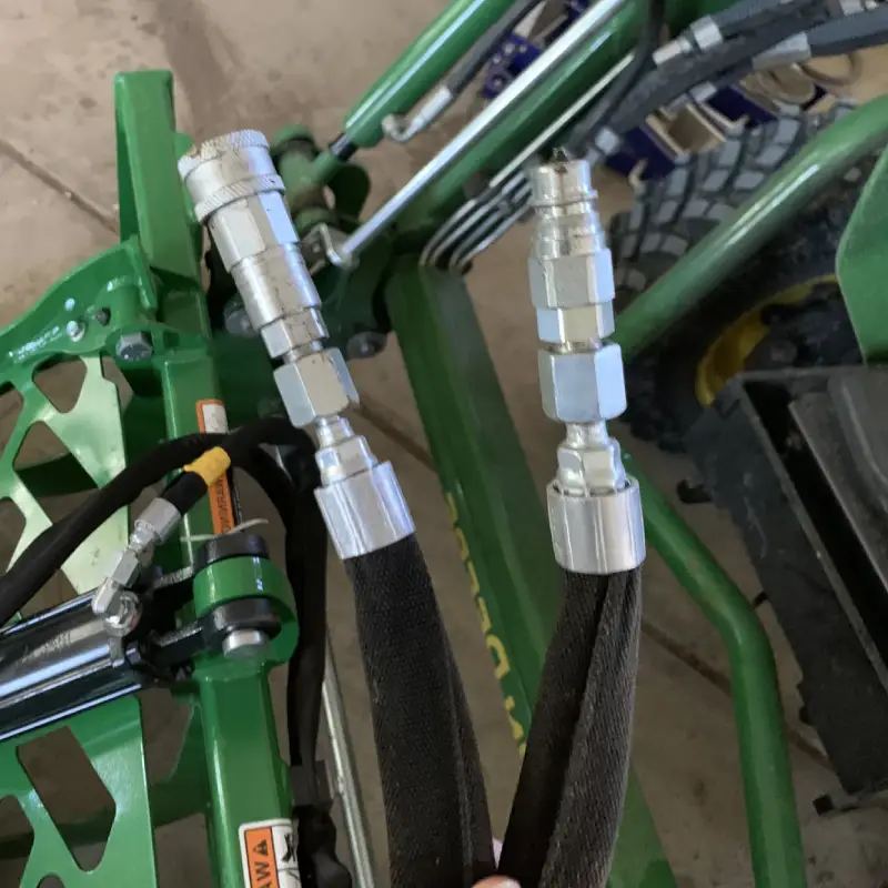 pioneer vs john deere hydraulic fittings