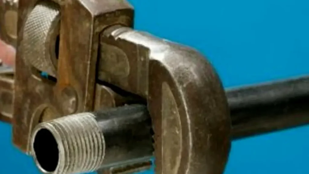 how to cut and thread black iron pipe
